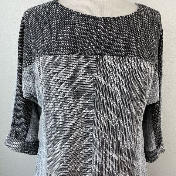 NWT Sharagano Gray Sweater Top Size L - Picture 2 of 8